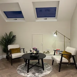Habitación en casa particular Attic In Citywest, Dublín